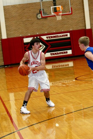 Tanner Anderson - Vermillion High School Baseball, Basketball, Track & Field (Vermillion, South Dakota)